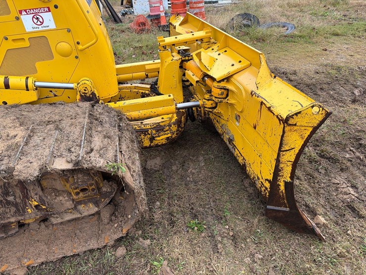 2021-komatsu-d61pxi-24-image-12