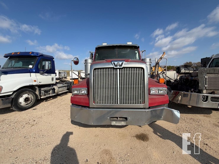 2015-western-star-4900ex-image-2