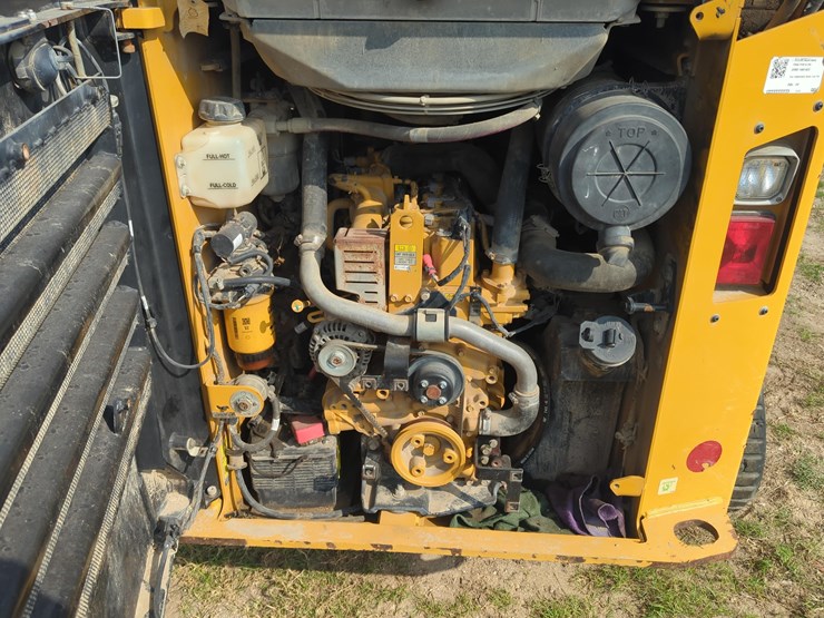 2020-caterpillar-259d3-image-9