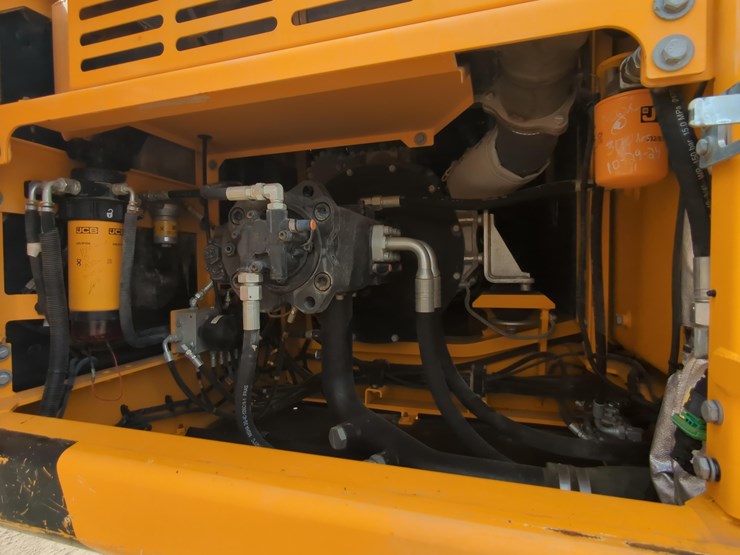 2020-jcb-js300-lc-image-18
