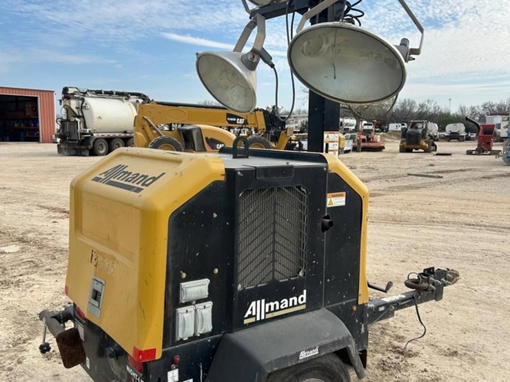 allmand-bros-night-lite-v-series-image-3