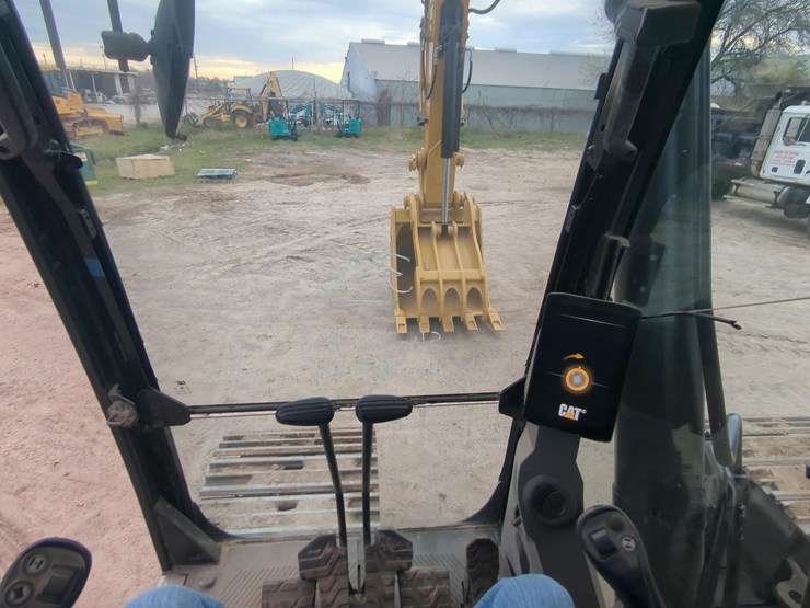 2019-caterpillar-330gc-image-22