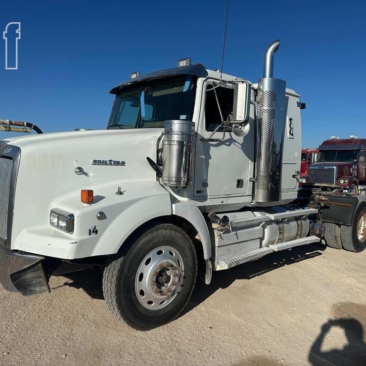 2011 WESTERN STAR 4900