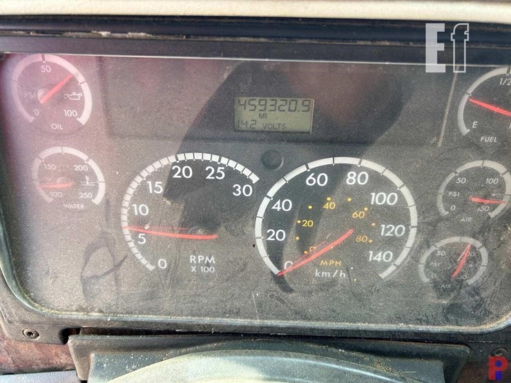 2002-freightliner-argosy-image-39