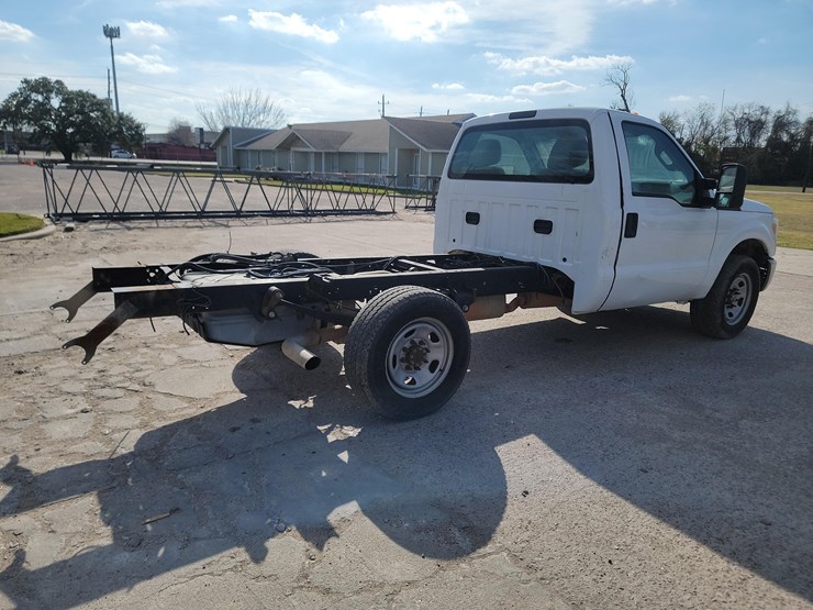 2016-ford-f350-image-4