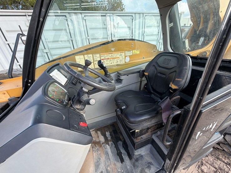 2019-caterpillar-tl1255-image-13