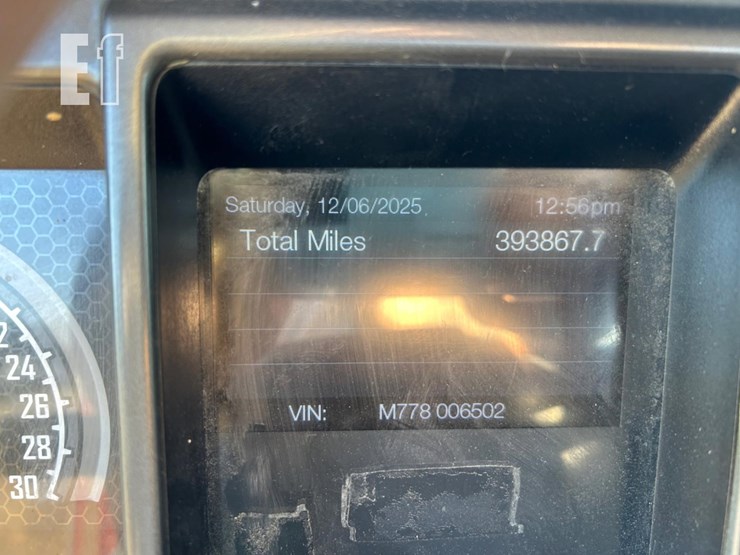 2020-mack-pinnacle-64t-image-16