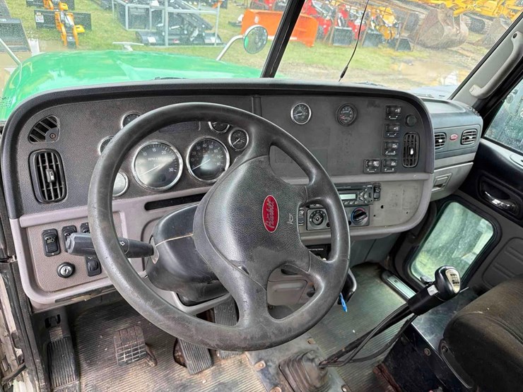 2014-peterbilt-386-image-26