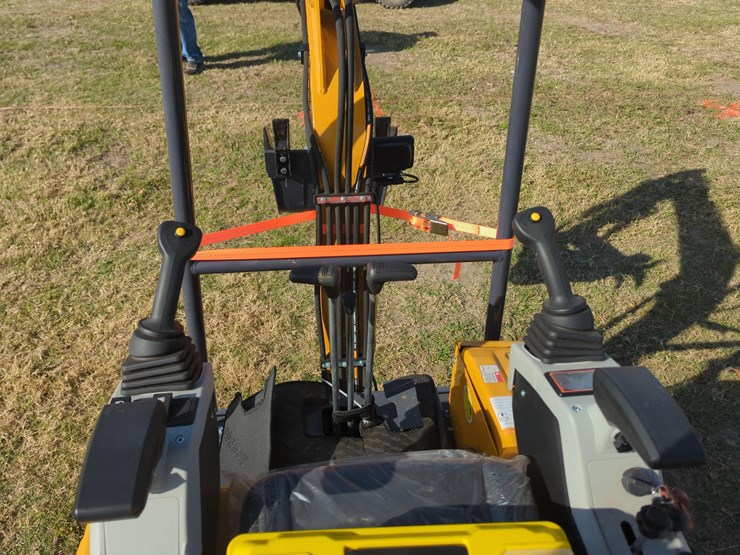 new-cfg-mx20r-hydraulic-excavator-image-6