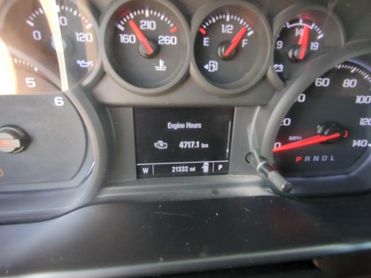 2022-chevrolet-2500-image-14