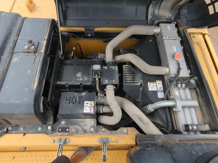 2022-kobelco-sk260-lc-image-16