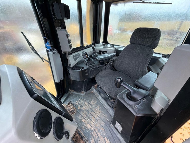 2016-caterpillar-d6t-lgp-image-15