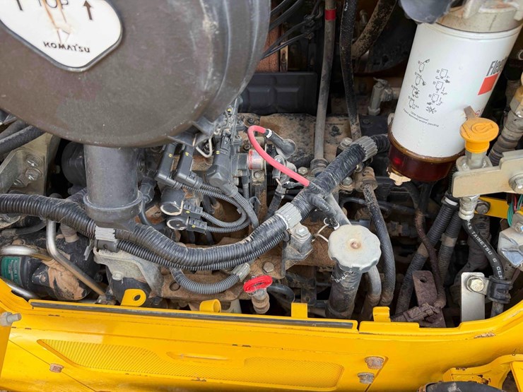 2021-komatsu-d61pxi-24-image-17