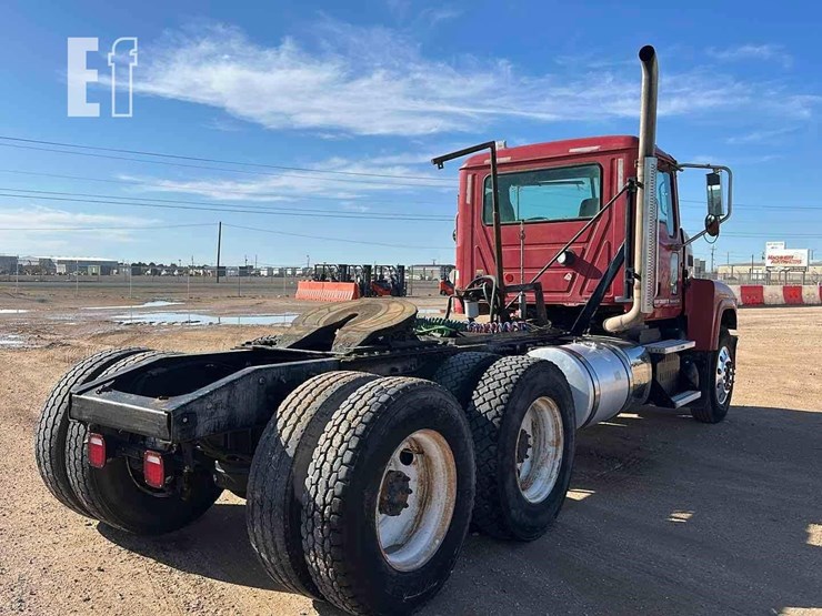 2012-mack-pinnacle-chu613-image-4