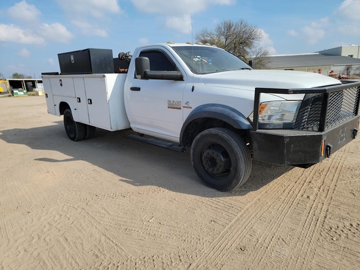 2018-dodge-5500-utility-truck-vn:3c7wrnbl0jg224924-4x4,-image-3