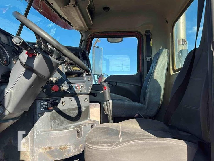 2012-mack-pinnacle-chu613-image-9