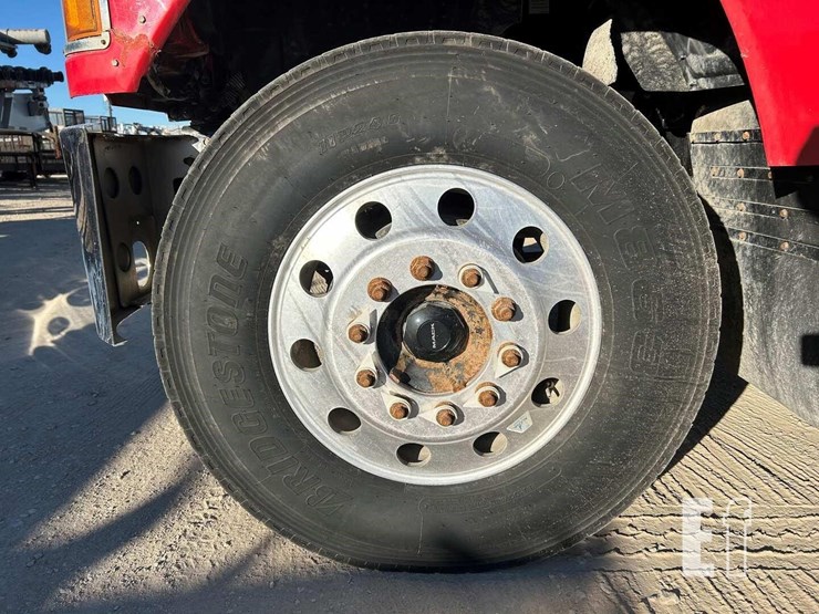 2020-mack-pinnacle-64t-image-8