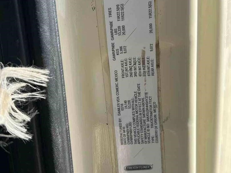 2016-freightliner-cascadia-125-image-11