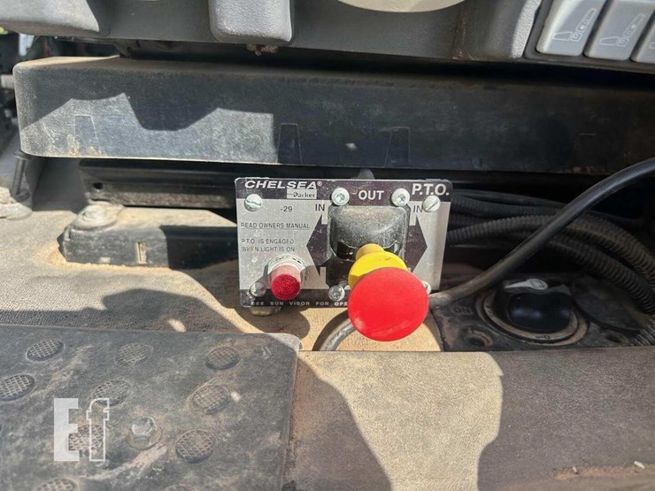 2014-freightliner-cascadia-125-image-9