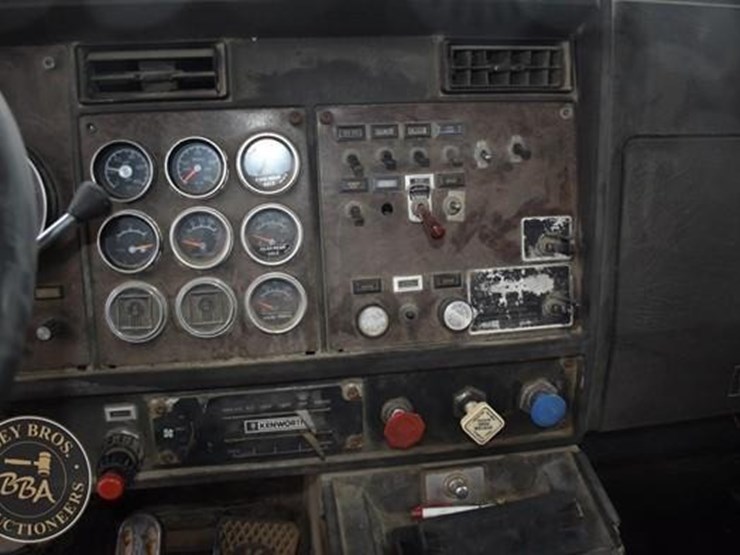 1982-kenworth-w900-image-28