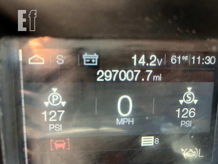 2020-mack-pinnacle-64t-image-15