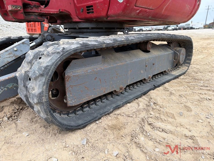 takeuchi-tb230-image-15