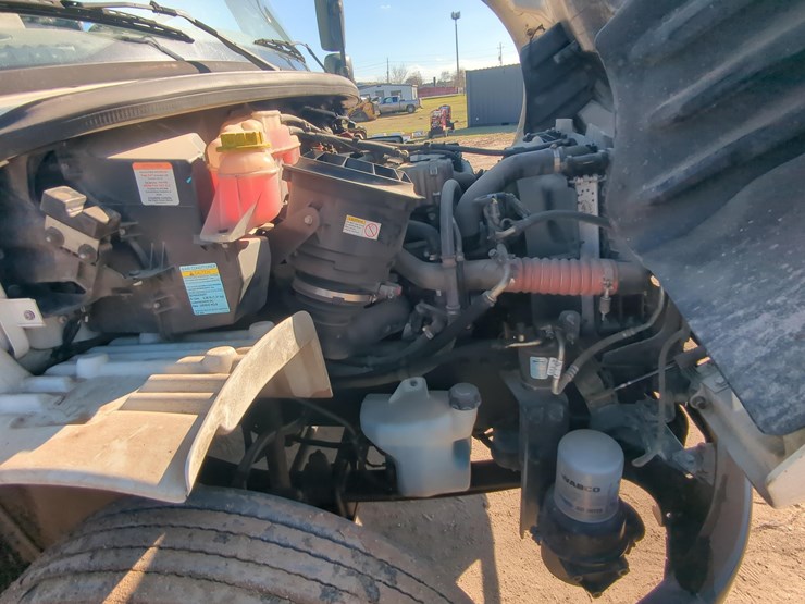 2019-international-van-truck-vn:dlp3794-image-11