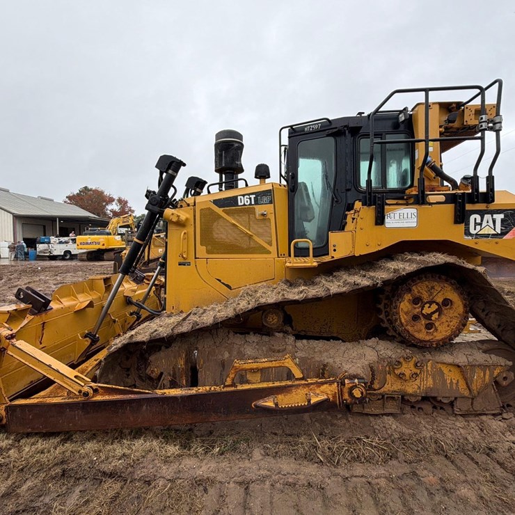 2016 CATERPILLAR D6T LGP