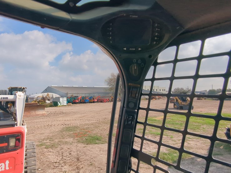 2021-bobcat-t770-image-13