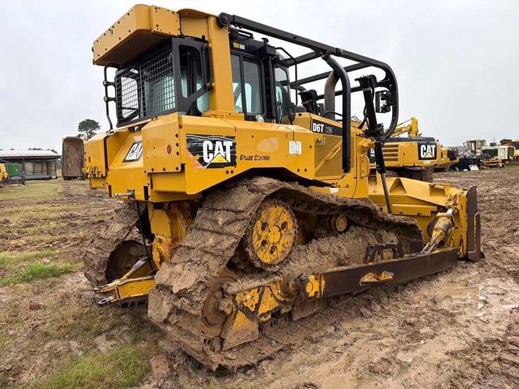 2017-caterpillar-d6t-xw-image-10