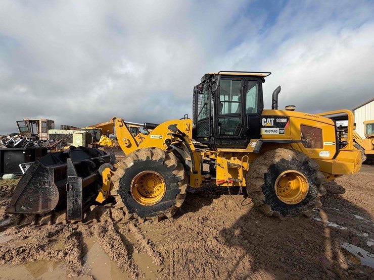 2018-caterpillar-938m-image-1