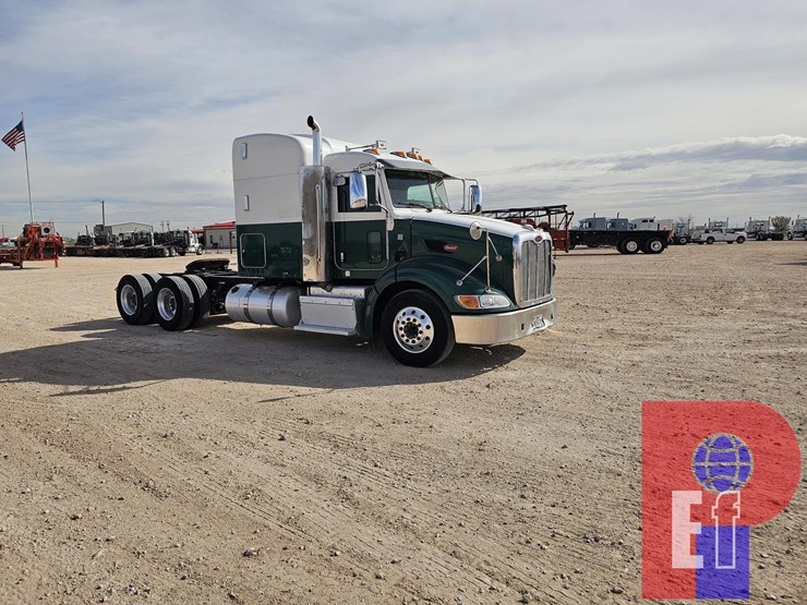 2012-peterbilt-384-image-4