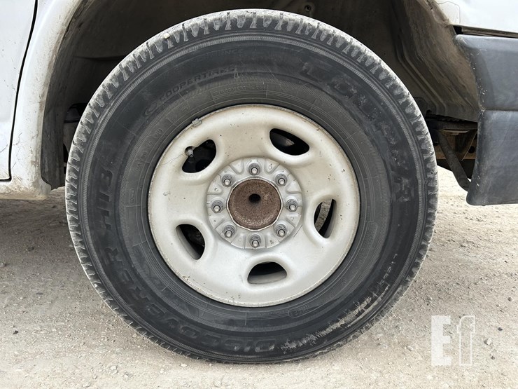 2008-chevrolet-express-3500-image-11