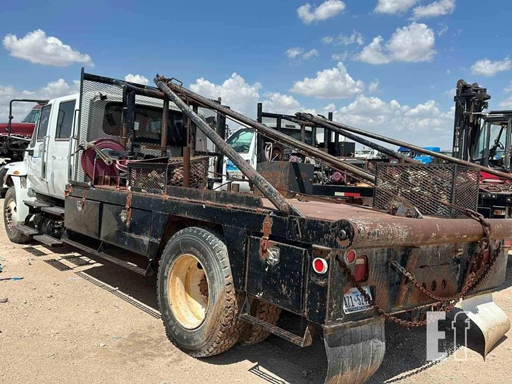 2011-international-durastar-4400-image-4