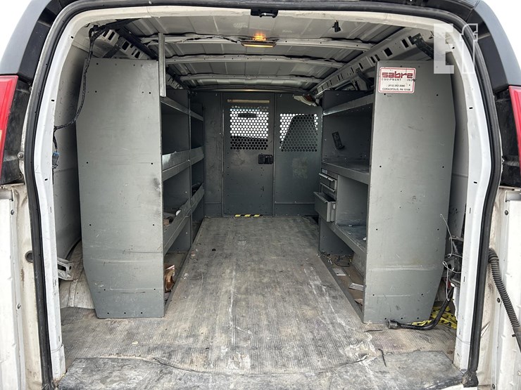 2008-chevrolet-express-3500-image-10