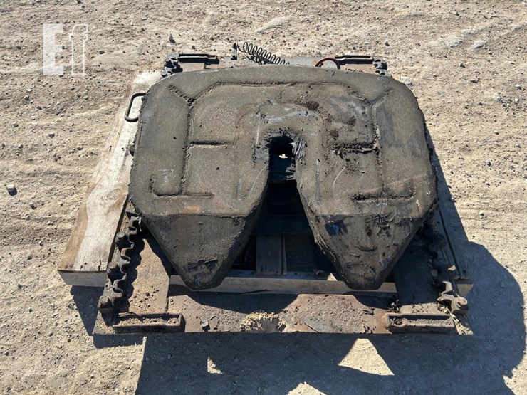 fifth-wheel-attachment-plate-image-4