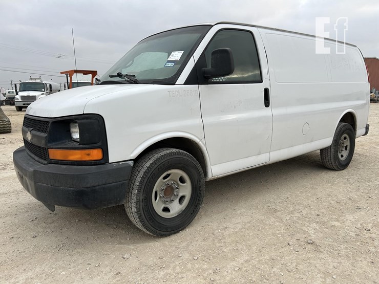 2008-chevrolet-express-3500-image-1