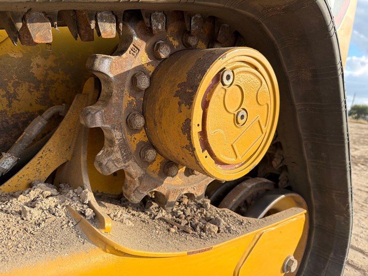 2021-caterpillar-259d3-image-11