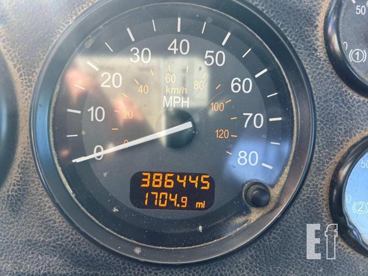 2016-peterbilt-365-image-3