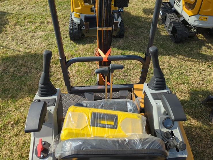 new-cfg-qk18r-hydraulic-excavator-image-6