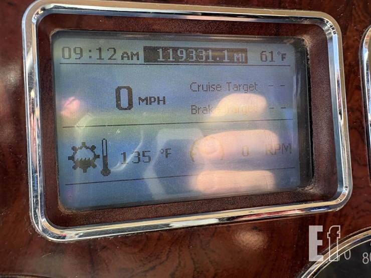 2013-mack-granite-gu713-image-16