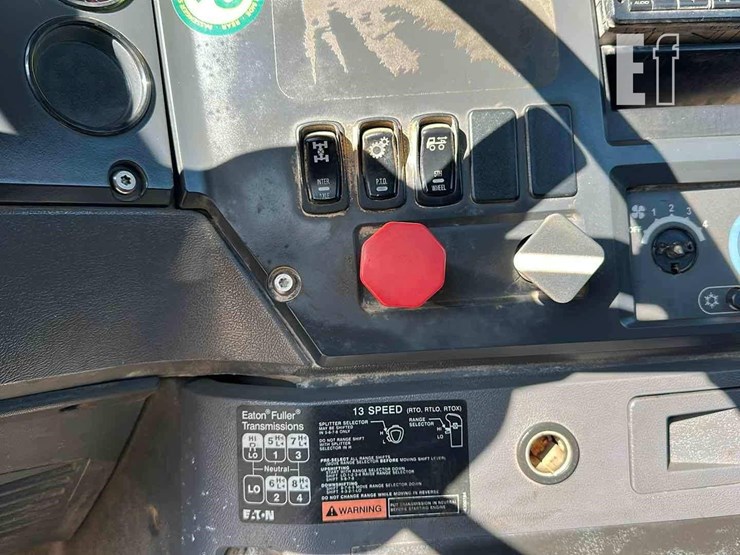 2012-mack-pinnacle-chu613-image-10