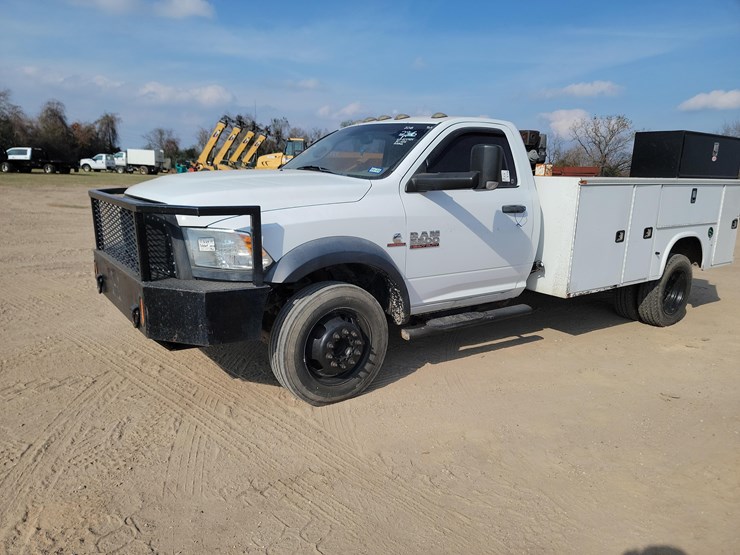 2018-dodge-5500-utility-truck-vn:3c7wrnbl0jg224924-4x4,-image-2