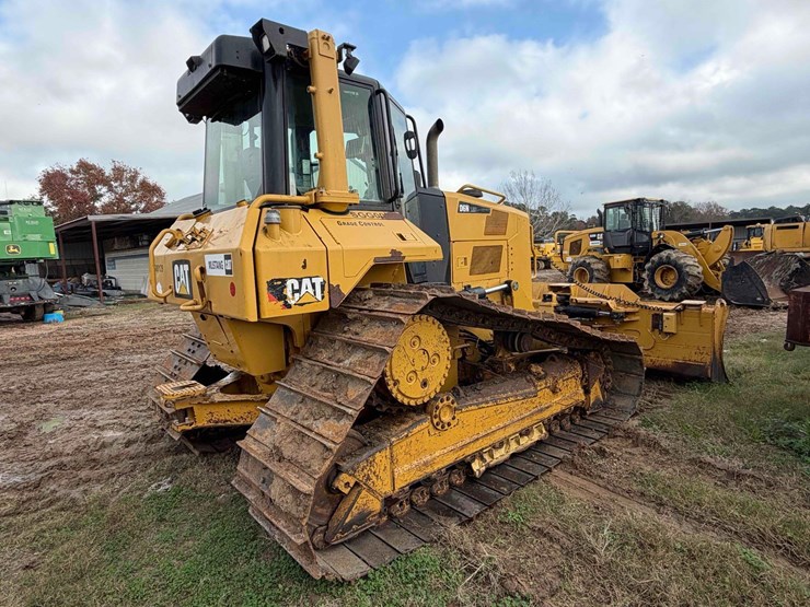 2017-caterpillar-d6n-lgp-image-4