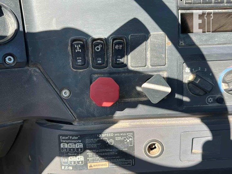 2012-mack-pinnacle-chu613-image-10