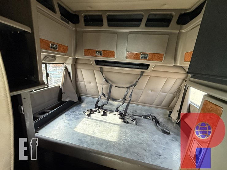 2006-peterbilt-379-image-19