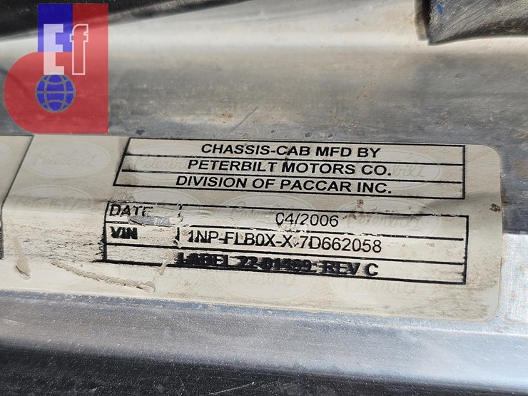 2007-peterbilt-378-image-11