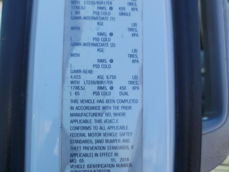 2018-chevrolet-3500-image-6