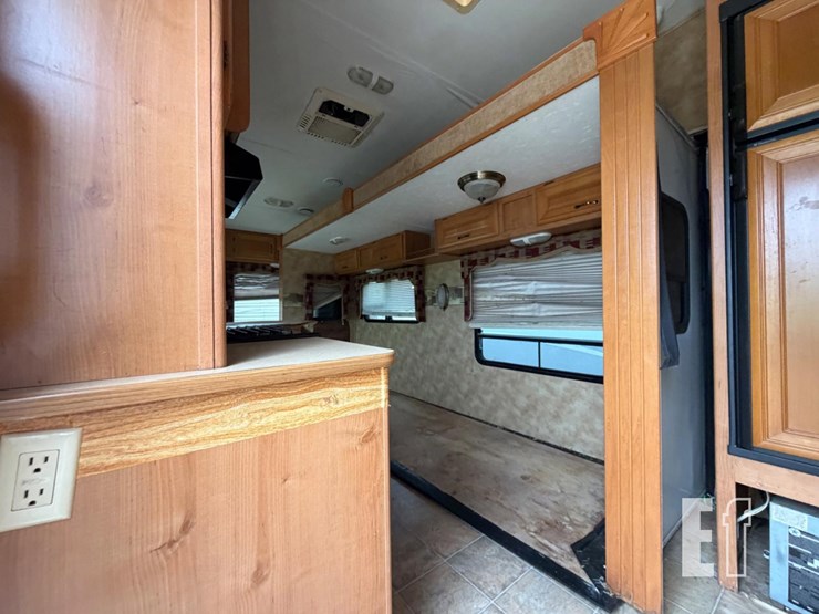 2007-2007-laredo-5th-wheel-20895-image-8