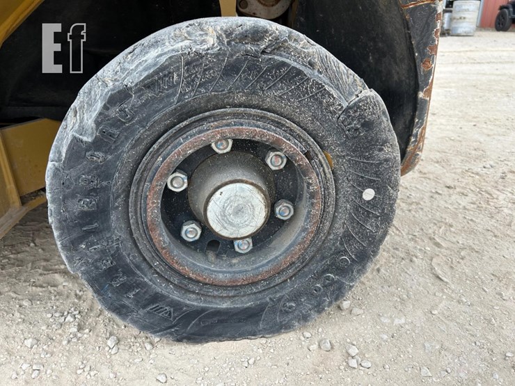 2019-caterpillar-gp25n-image-5